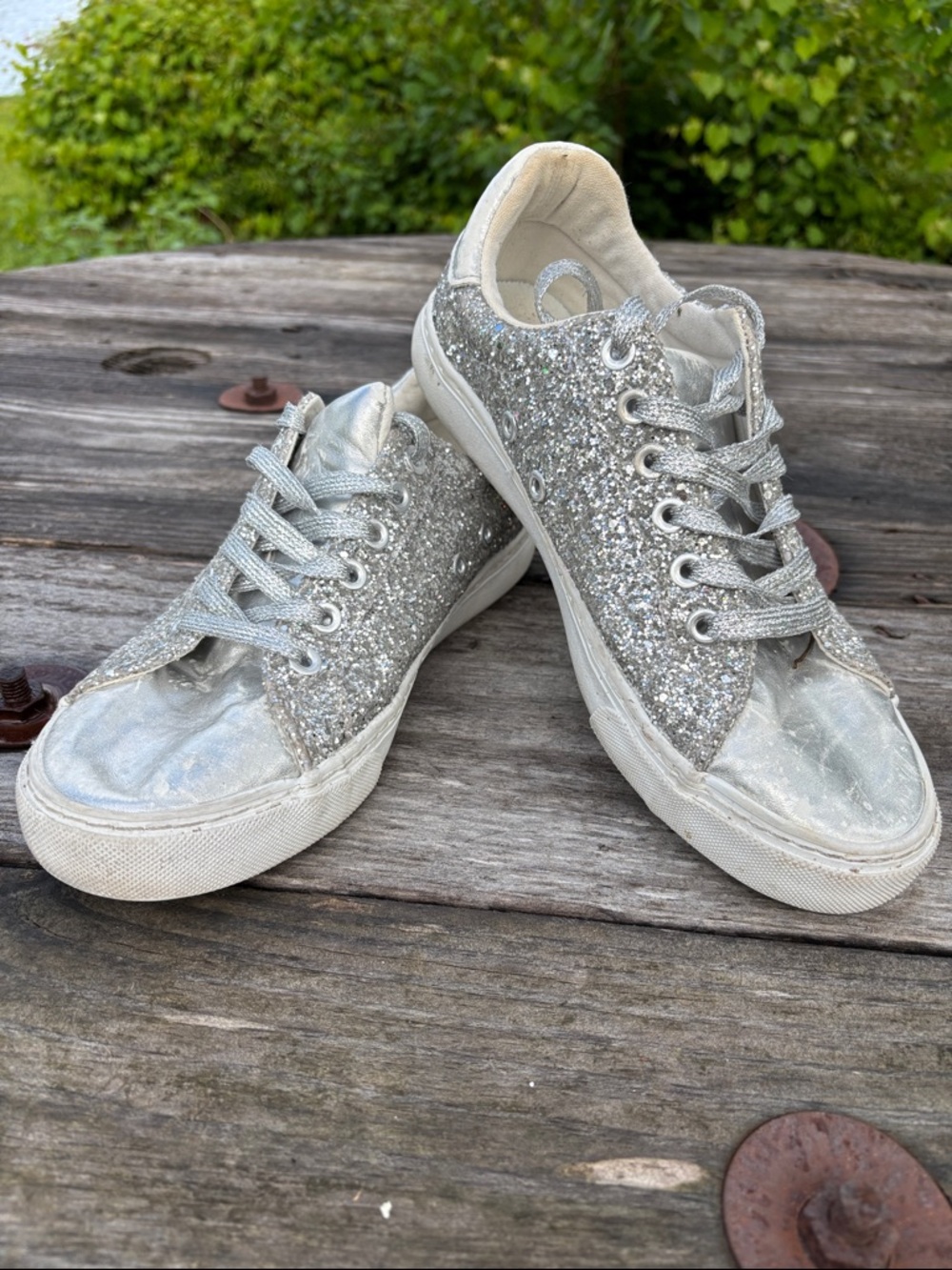 Fracora Women’s Sz8 Silver Glitter White Sole Low Sneaker #321‎